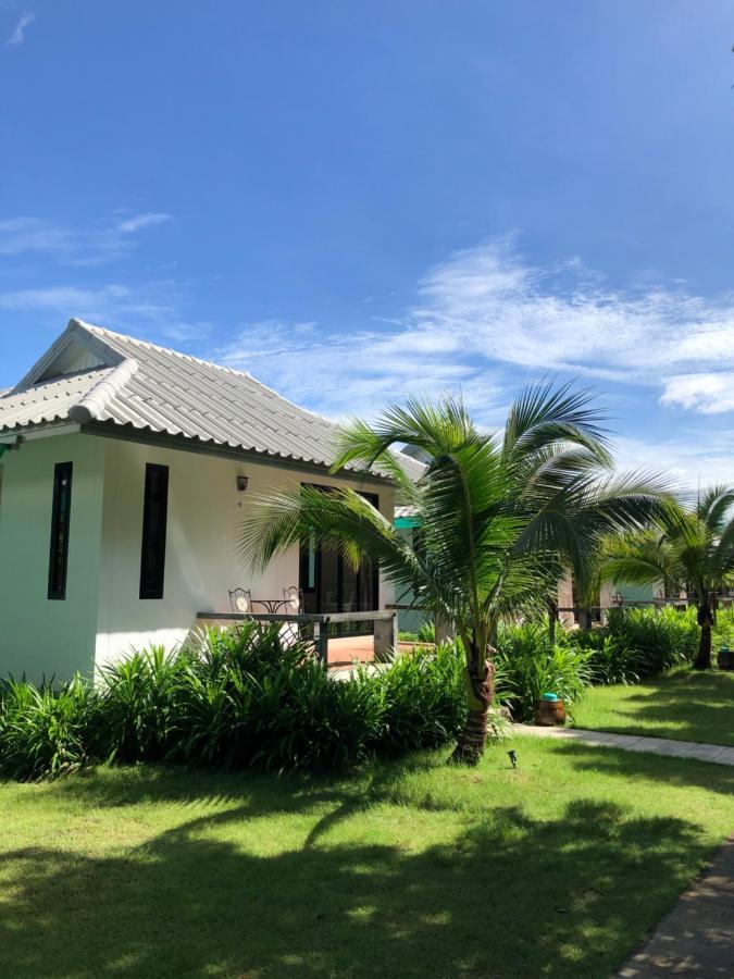 Bulan Villa Районг Екстер'єр фото